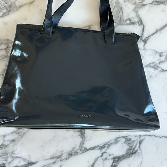 Prada Vintage Patent Leather Bag – Perfect for laptop - Picture 3 of 7